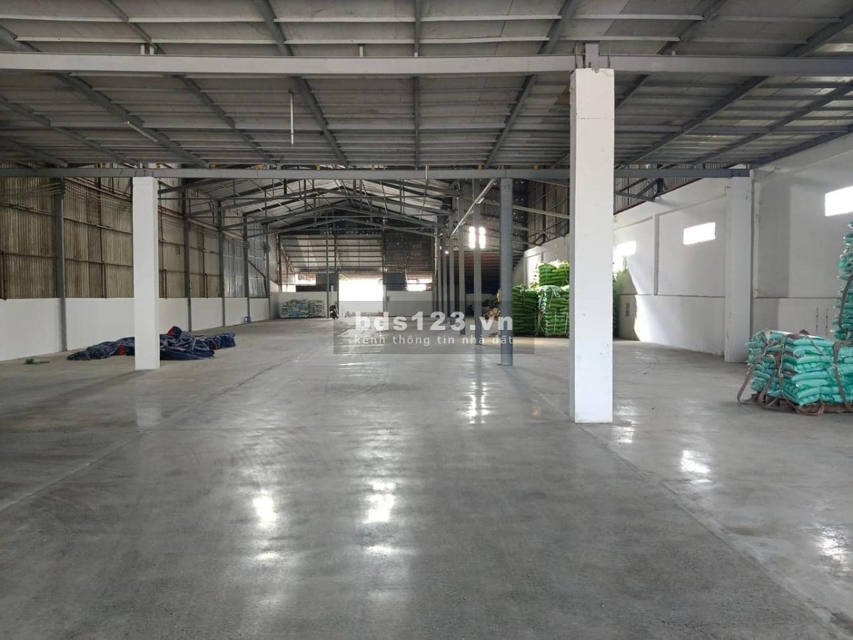 Cần cho thuê nhà xưởng sản xuất 1500m2 tại đường QL1a, Quận Bình Tân.