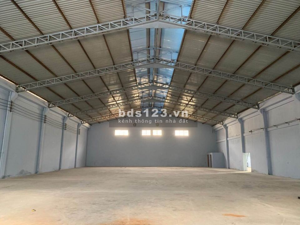 Cho thuê kho xưởng 500m2 mặt tiền đường Thoại Ngọc Hầu, quận Tân Phú
