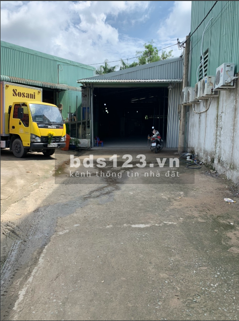 Cho thuê kho xưởng quận Tân Phú diện tích từ 200 - 500m2 đường Nguyễn Trọng Quyền.