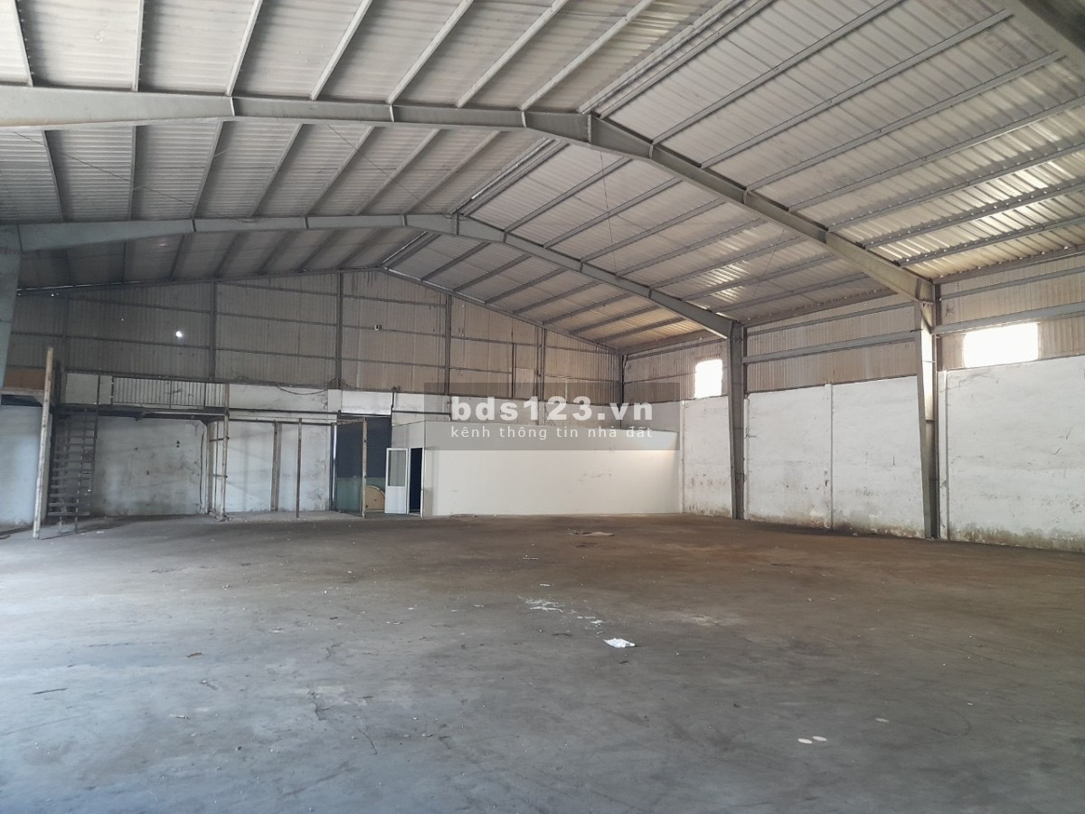 Cho thuê kho xưởng giá rẻ Hóc Môn diện tích 623m2 tại đường Tiền Lân 12.