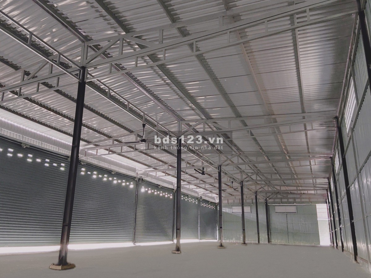 Cho thuê kho xưởng 550m2 tại đường Hòa Bình - Đầm Sen, quận…
