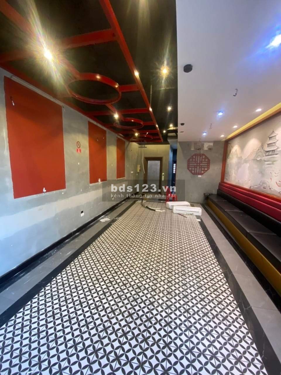Bán nhà mặt phố Hàng Tre 99m2, 5 tầng, 60 tỷ, Hoàn Kiếm.