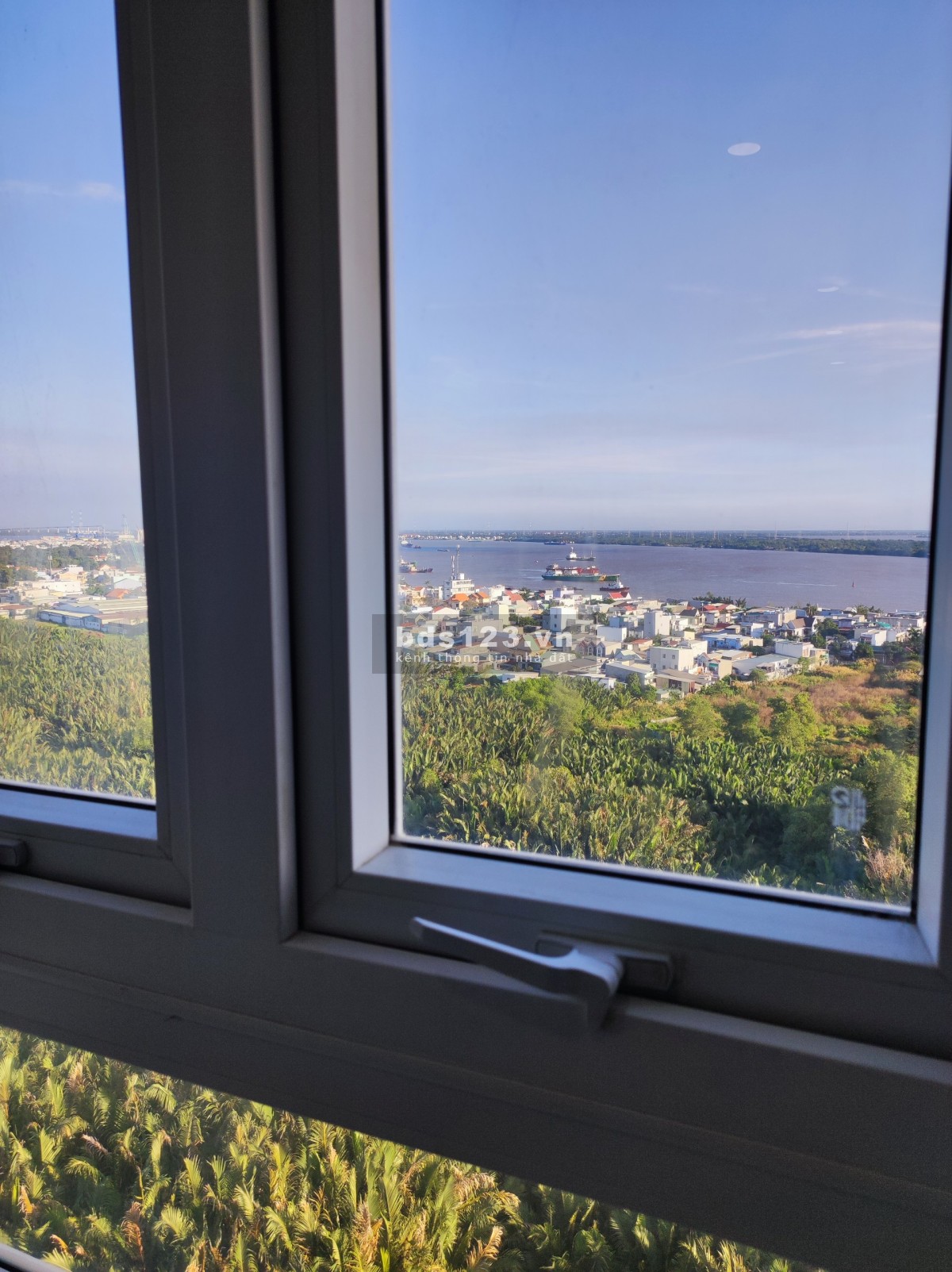Chính chủ bán căn góc 2 view - DT 75m2 giá 1,850 tỷ - Đã có sổ - Vay được tối đa 1,2 tỷ. LH xem nhà