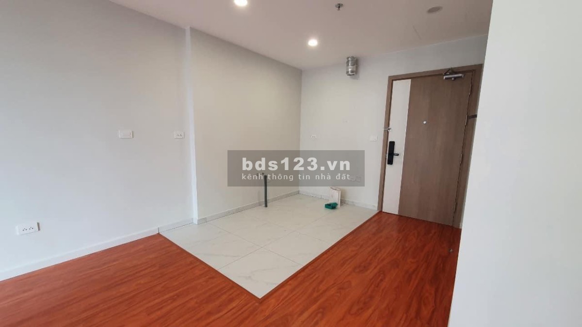 Em còn 1 căn nguyên bản của CĐT tòa I5, 55m2, tầng trung, ban công Tây Nam, đã có sổ, giá: 2,57 tỷ