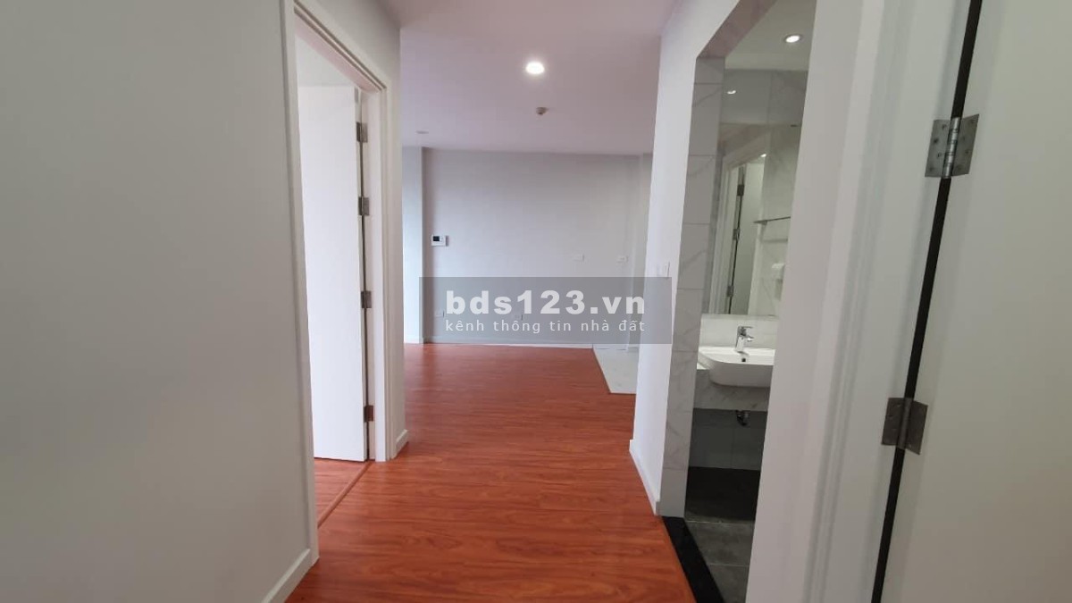 Em còn 1 căn nguyên bản của CĐT tòa I5, 55m2, tầng trung, ban công Tây Nam, đã có sổ, giá: 2,57 tỷ