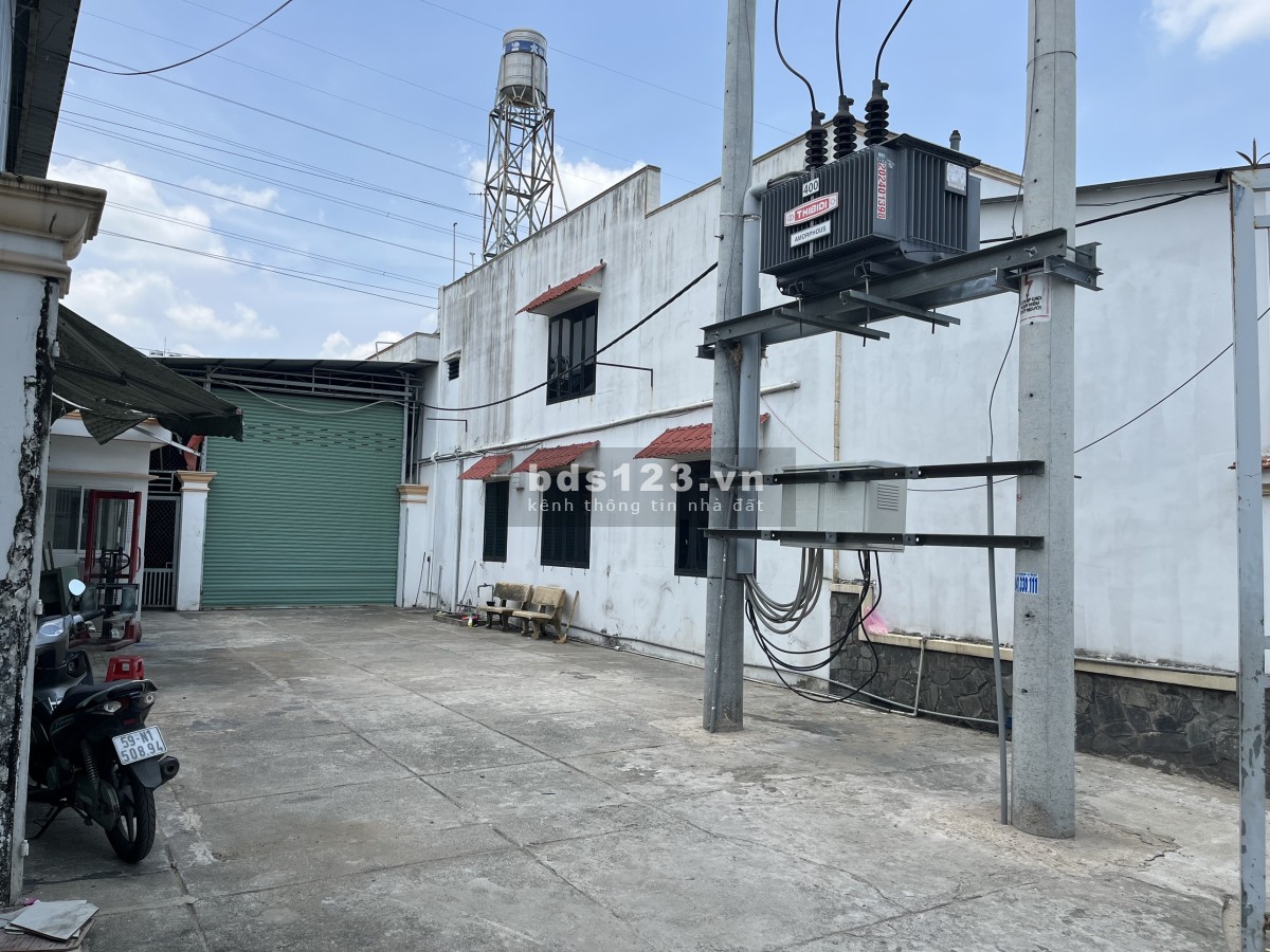 Cần cho thuê nhà xưởng sản xuất 1500m2 tại đường QL1a, Quận Bình Tân.