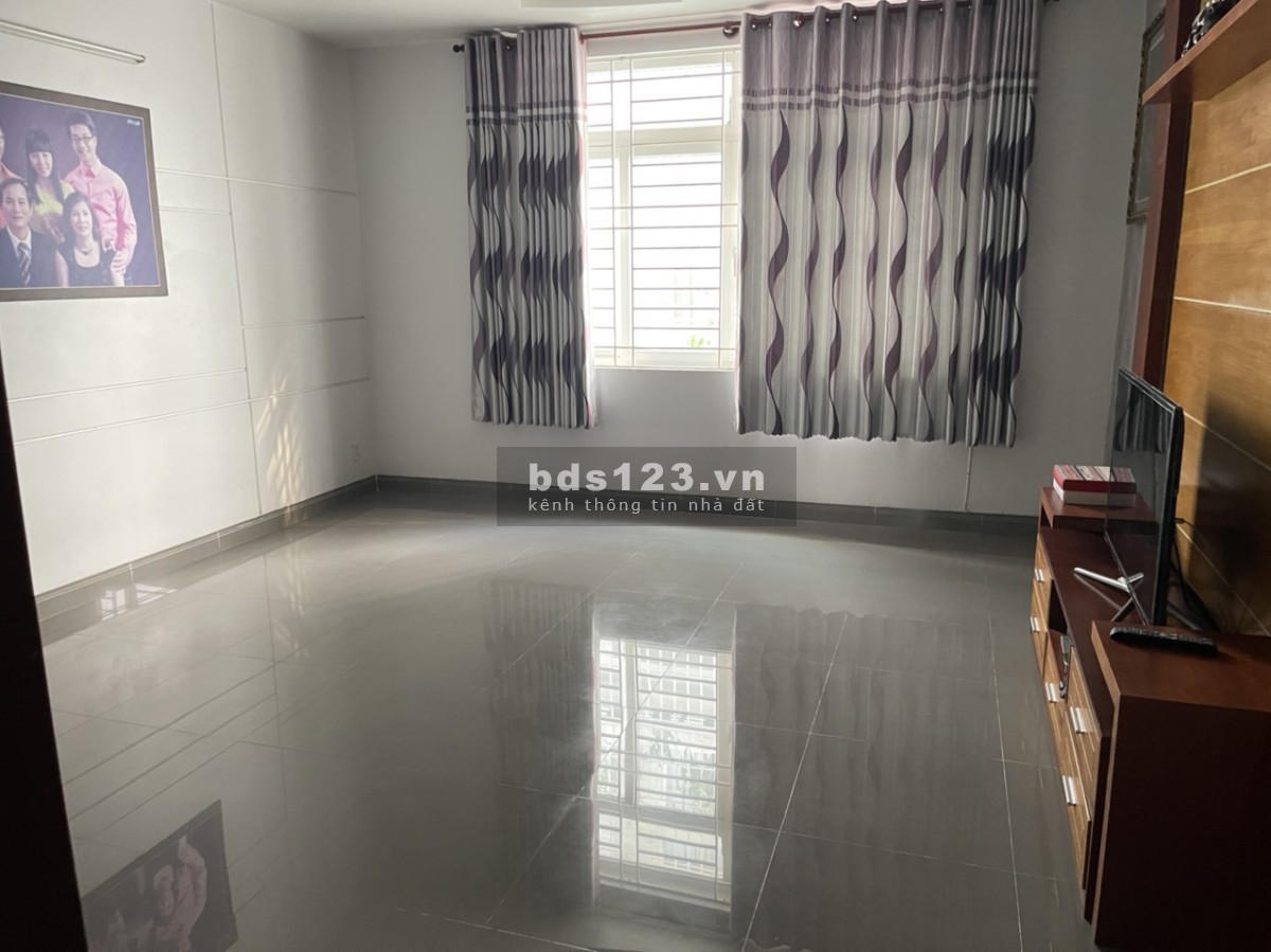 Bán nhà mặt Phố đường 4C, KDC 6B Intresco, sổ hồng, nhà mới, 1 hầm 1 trệt 3 lầu - 13,5 tỷ