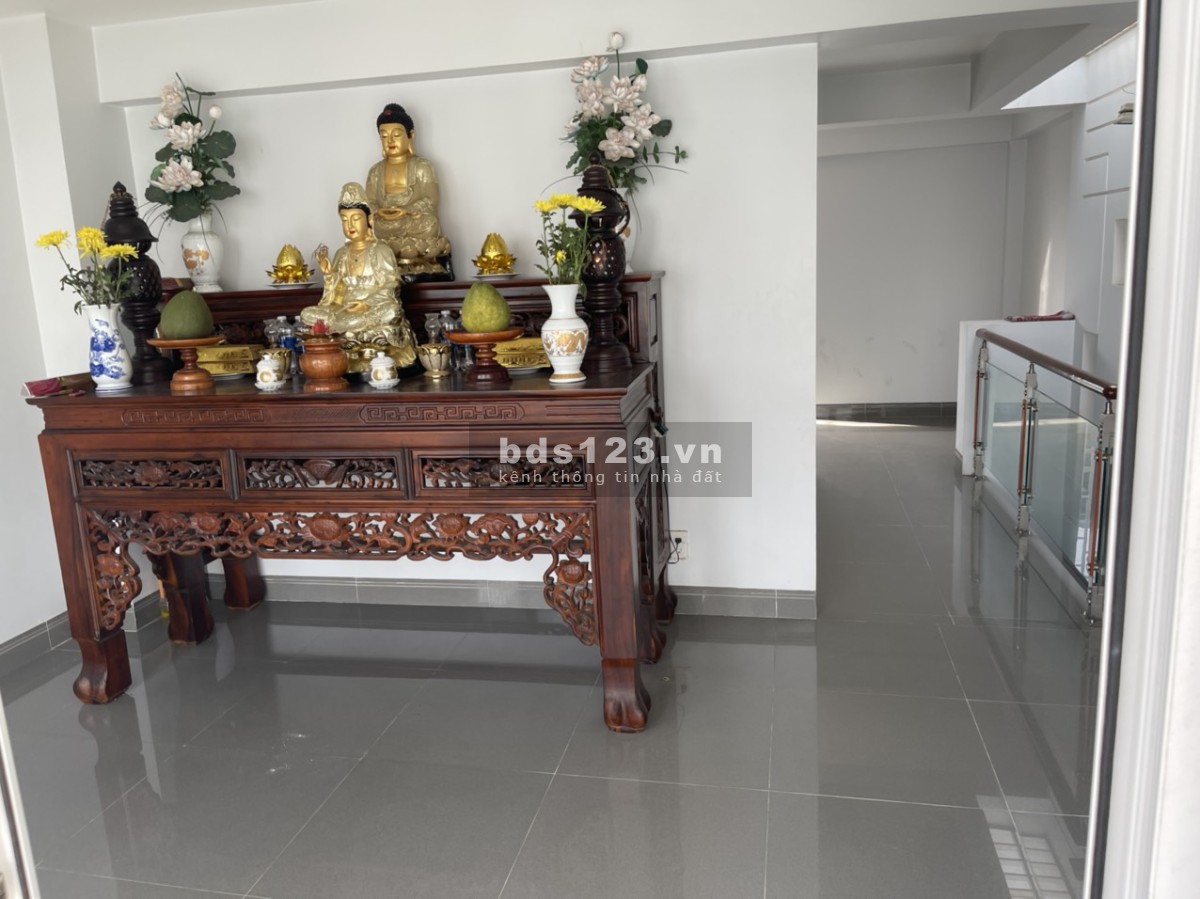Bán nhà mặt Phố đường 4C, KDC 6B Intresco, sổ hồng, nhà mới, 1 hầm 1 trệt 3 lầu - 13,5 tỷ