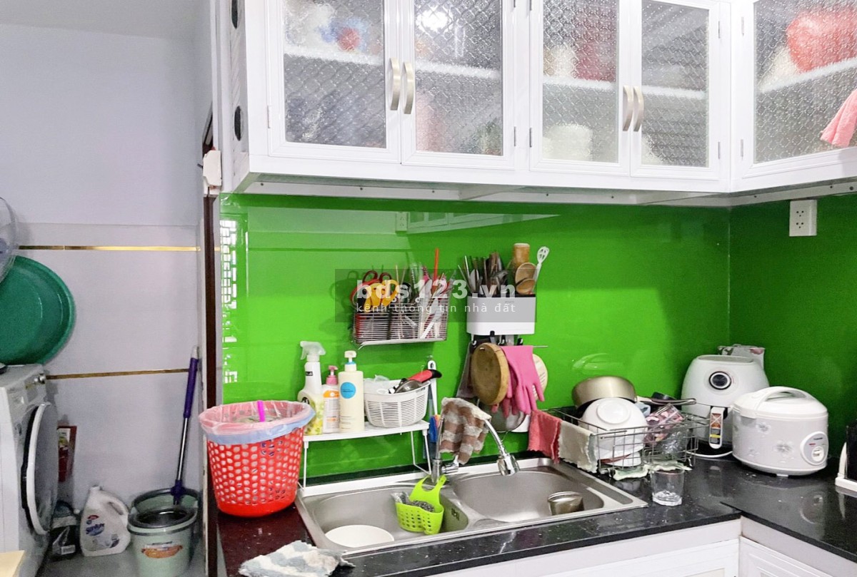 Bán nhà ngộp hẻm xe hơi đường Bùi Đình Túy, Bình Thạnh, DT 40m² x 2 tầng, chỉ hơn 4 tỷ