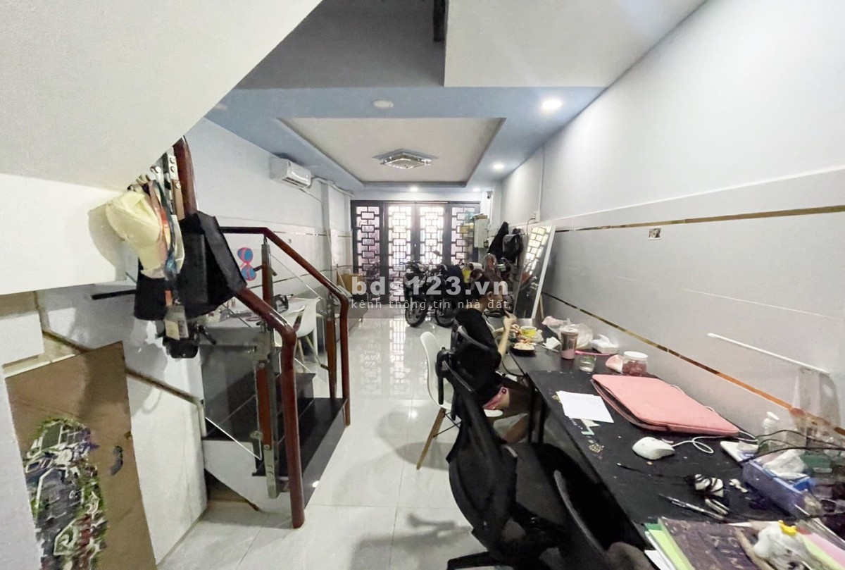 Bán nhà ngộp hẻm xe hơi đường Bùi Đình Túy, Bình Thạnh, DT 40m² x 2 tầng, chỉ hơn 4 tỷ