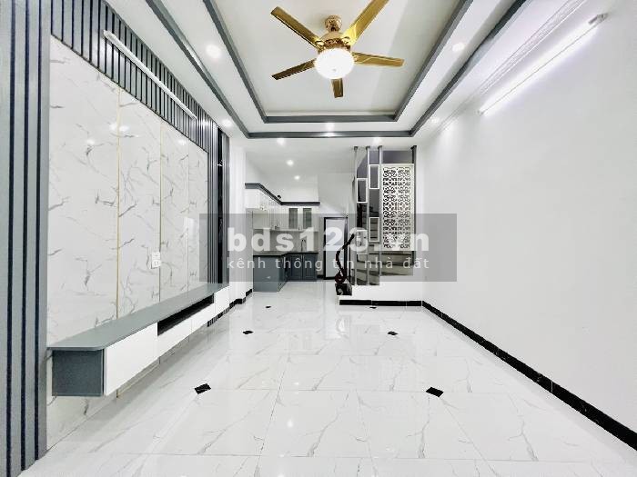 Bán nhà Hoàng Mai mới kính Koong, DT 32m² x 5 tầng, ngõ thông rộng, ô tô đỗ, giá nhỉnh 3 tỷ