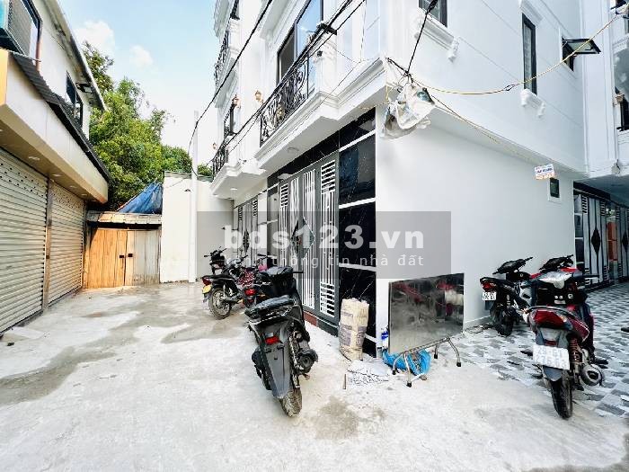 Bán nhà Hoàng Mai mới kính Koong, DT 32m² x 5 tầng, ngõ thông rộng, ô tô đỗ, giá nhỉnh 3 tỷ