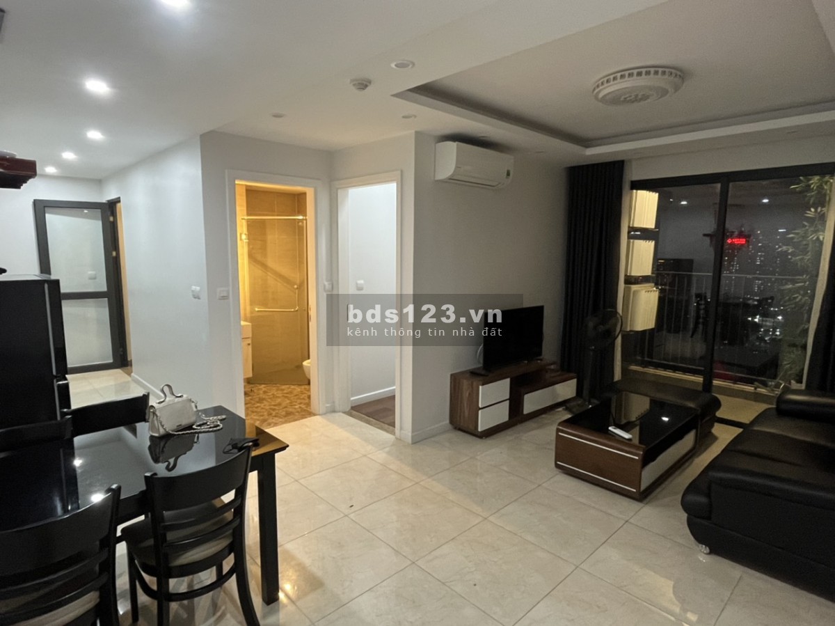 Cho thuê căn hộ 2 phòng ngủ, nội thất đầy đủ tại Vinhomes D'capitale