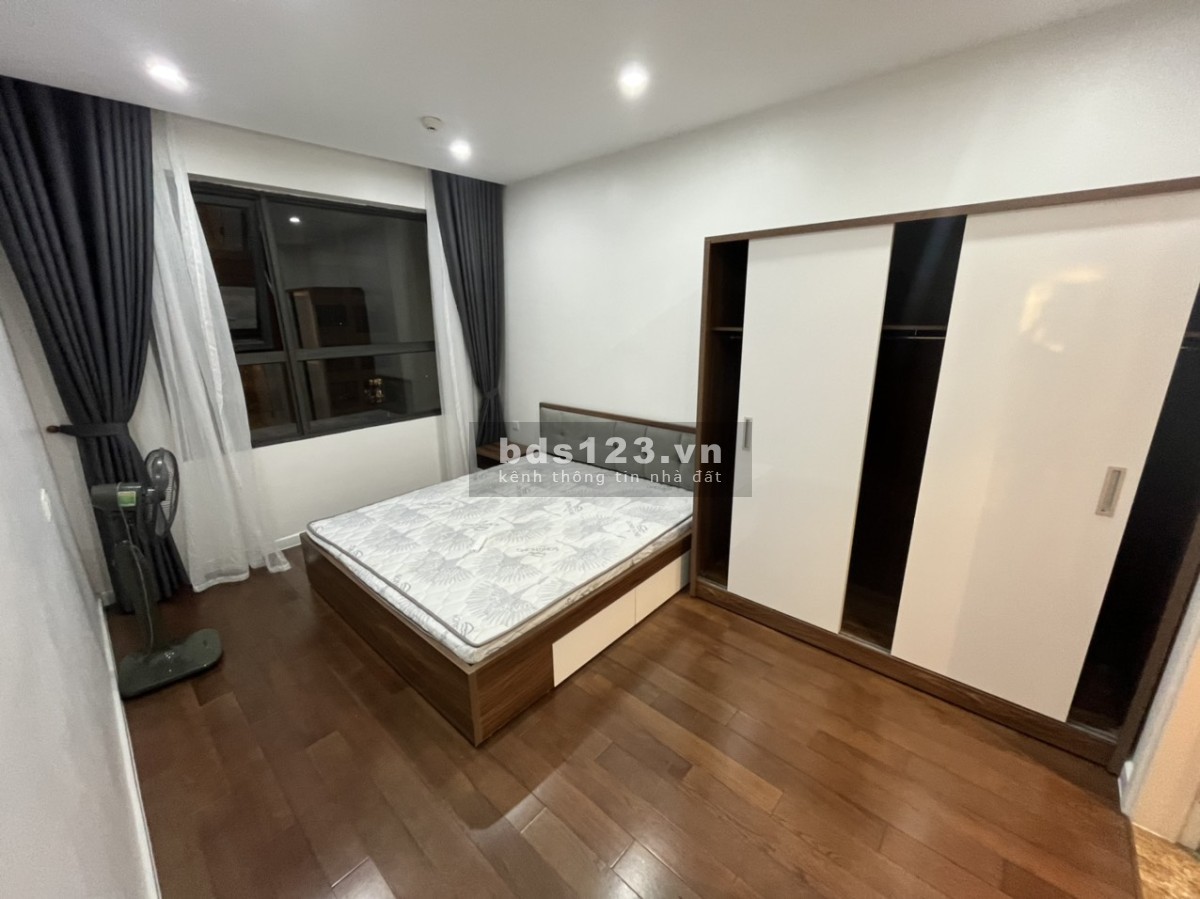 Cho thuê căn hộ 2 phòng ngủ, nội thất đầy đủ tại Vinhomes D'capitale
