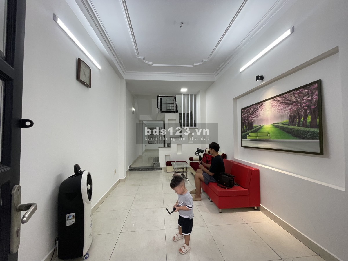 Bán nhà 4 tầng (1 trệt, 3 lầu) đường Hậu Giang P4 quận Tân Bình giá thương lượng