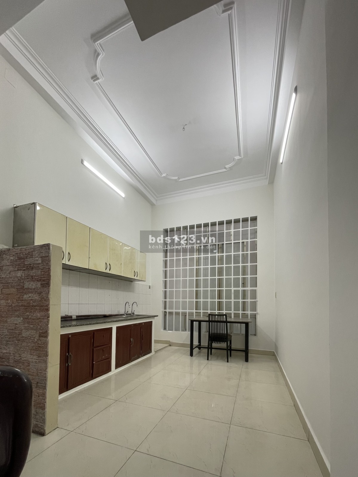 Bán nhà 4 tầng (1 trệt, 3 lầu) đường Hậu Giang P4 quận Tân Bình giá thương lượng