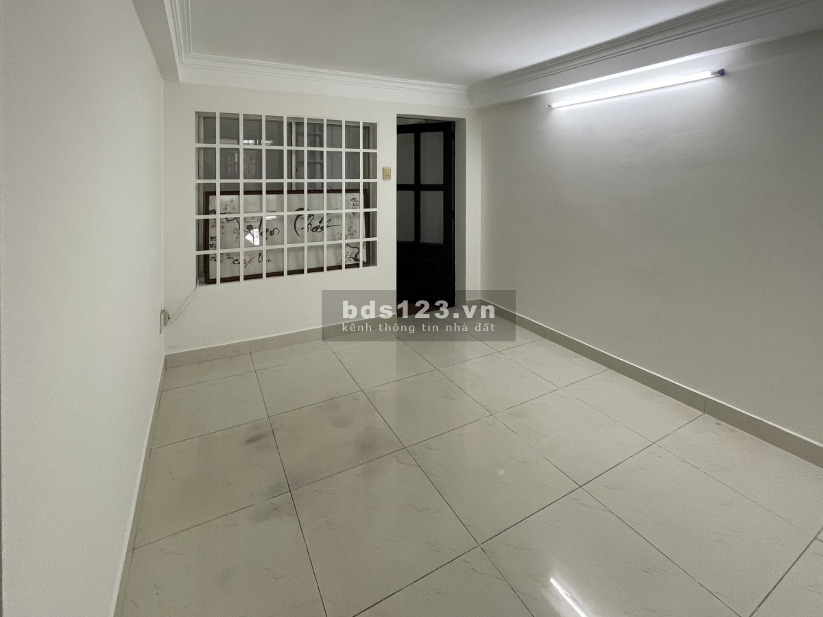 Bán nhà 4 tầng (1 trệt, 3 lầu) đường Hậu Giang P4 quận Tân Bình giá thương lượng