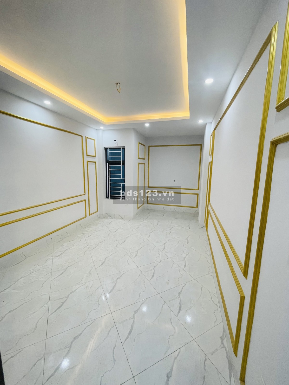 Bán Nhà mới xây tại Miêu Nha, Tây Mỗ, 5 tầng, diện tích 46,5m2, ô tô đỗ trước cửa, giá: 4,65 tỷ.