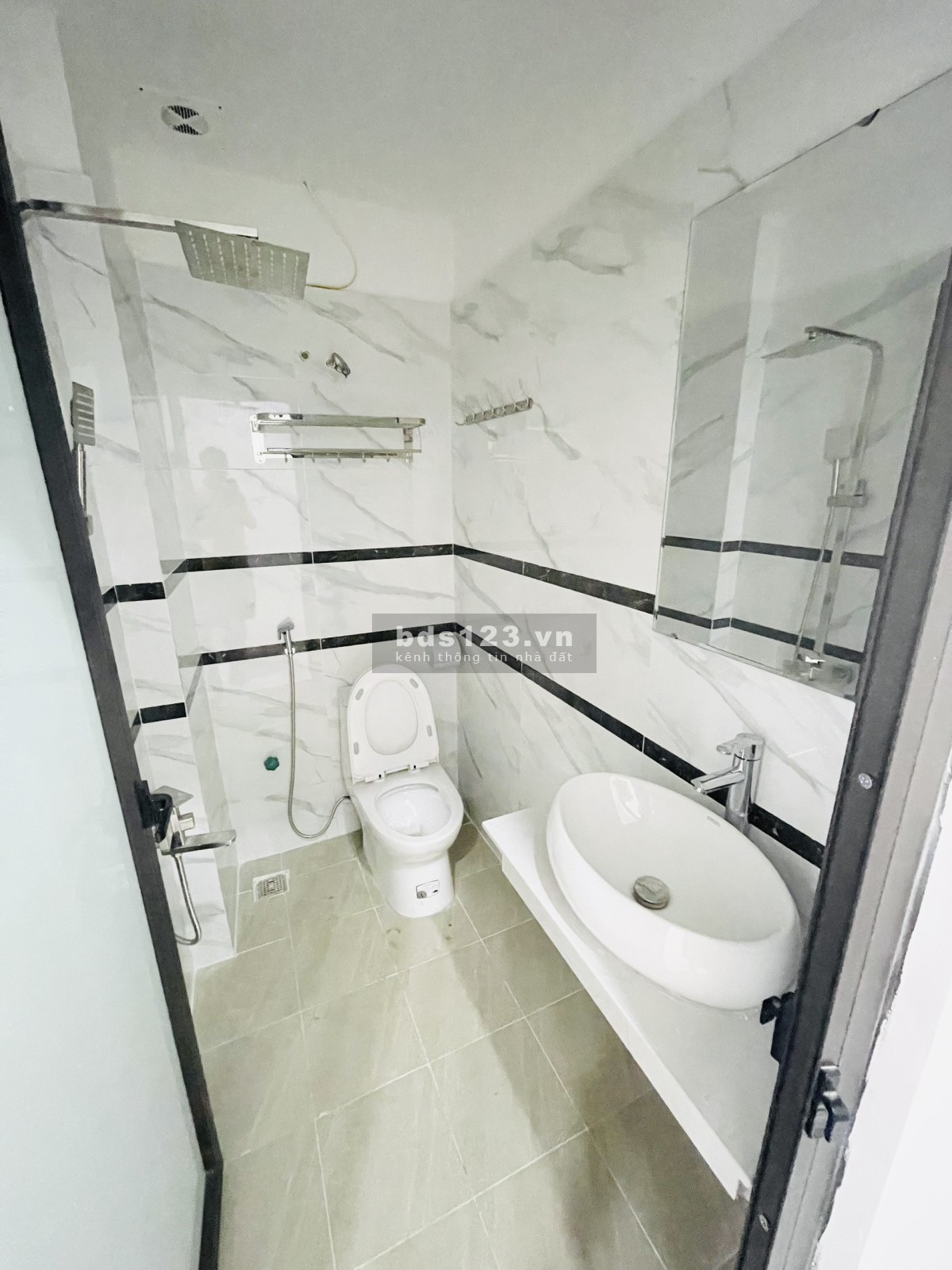Bán Nhà mới xây tại Miêu Nha, Tây Mỗ, 5 tầng, diện tích 46,5m2, ô tô đỗ trước cửa, giá: 4,65 tỷ.