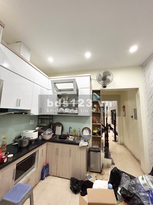 Bán nhà đường Võ Chí Công, Cầu Giấy, ngõô tô, gần Hồ Tây, 20m ra phố lơn, 35m² x 4 tầng, giá 5.2 tỷ