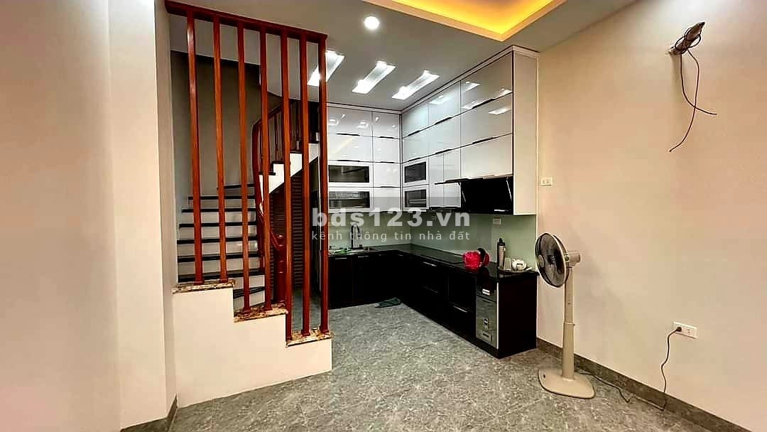 Bán gấp nhà mặt ngõ đường Hoàng Mai, DT 43m², mặt tiền 4.2m