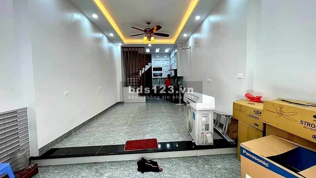 Bán gấp nhà mặt ngõ đường Hoàng Mai, DT 43m², mặt tiền 4.2m