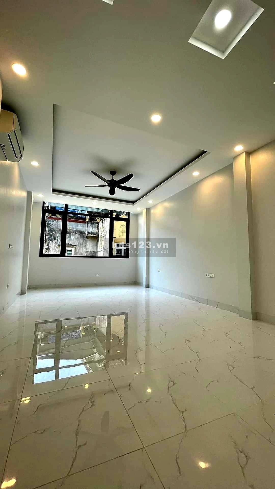 Bán gấp nhà mặt ngõ đường Hoàng Mai, DT 43m², mặt tiền 4.2m