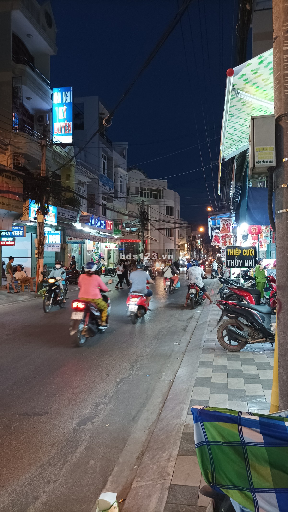 Nguyên căn mặt tiền khu trung tâm TP. Phan Thiết, 4m*30m 1 trệt, 1 lầu