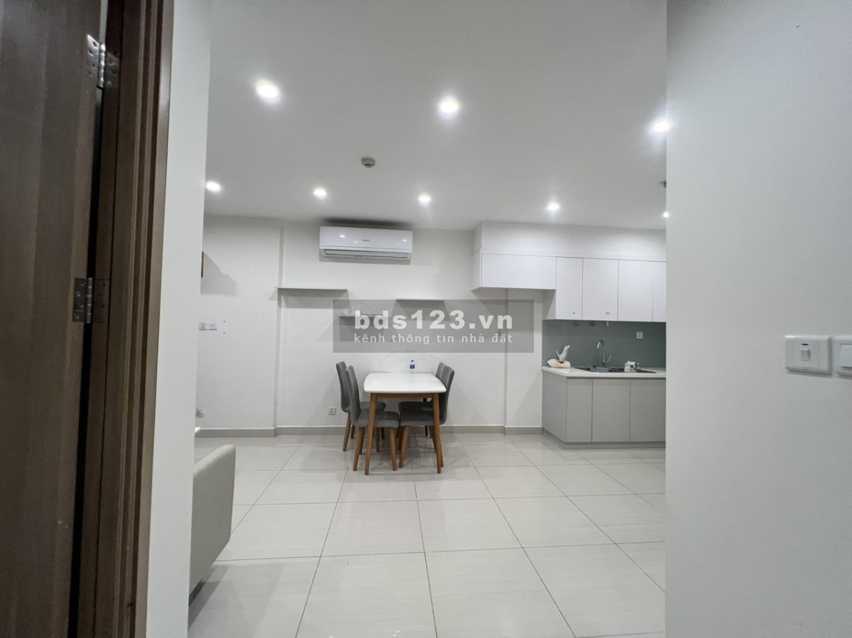 Bán căn hộ 2 pn tầng trung với view thoáng mát tại dự án Vinhomes Smart City với giá 2.450 tỷ