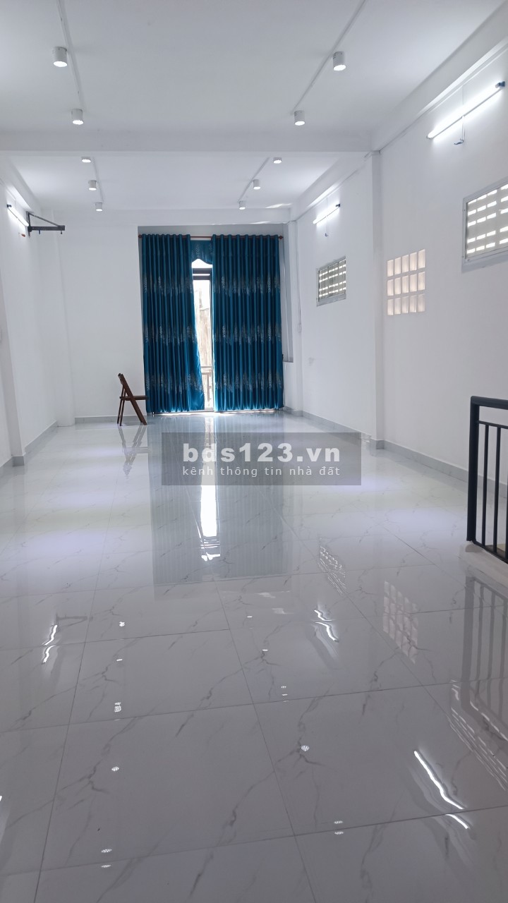 Bán nhà mới xây mới 100 % thổ cư sổ hồng đầy đủ