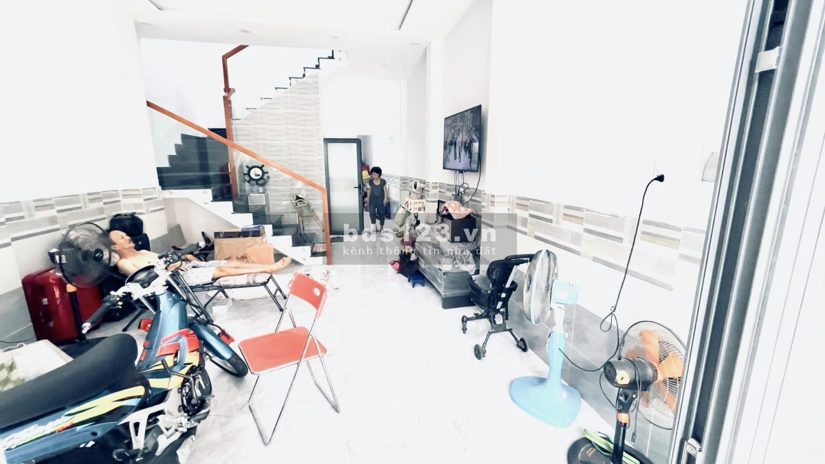 Bán nhà 1 sẹc Âu Cơ, DT 51m², giá 5 tỷ