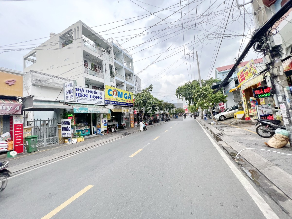 Cần bán khách sạn 4 lầu số 20 Lý Phục Man Quận 7 DT: 6x21m giá 20.5 tỷ