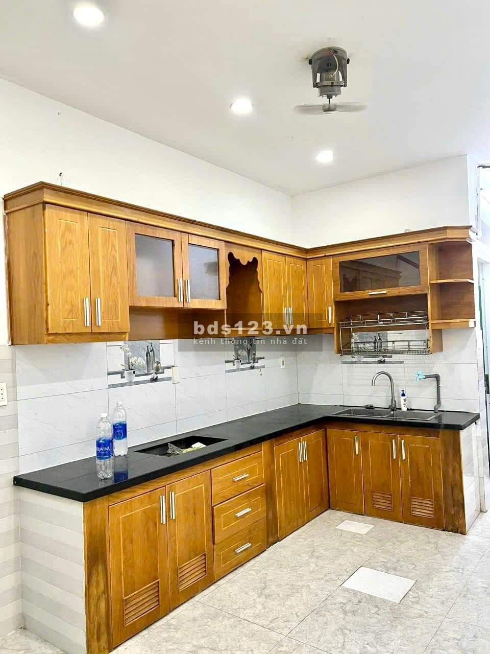 Bán nhà Gò Vấp, gần Lotte Mart, 65m, ô tô đõ cửa, nhỉnh 4 tỷ