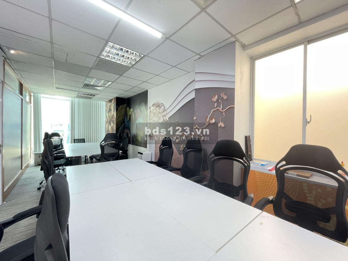 Cho thuê văn phòng sàn 153m2 sát Landmark 81 tại Bình thạnh