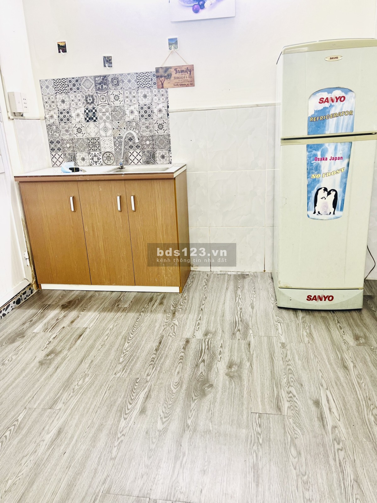 Phòng trệt riêng biệt 4tr có đủ nội thất