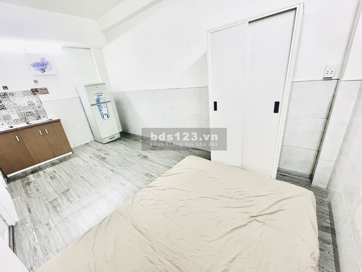 Phòng trệt riêng biệt 4tr có đủ nội thất