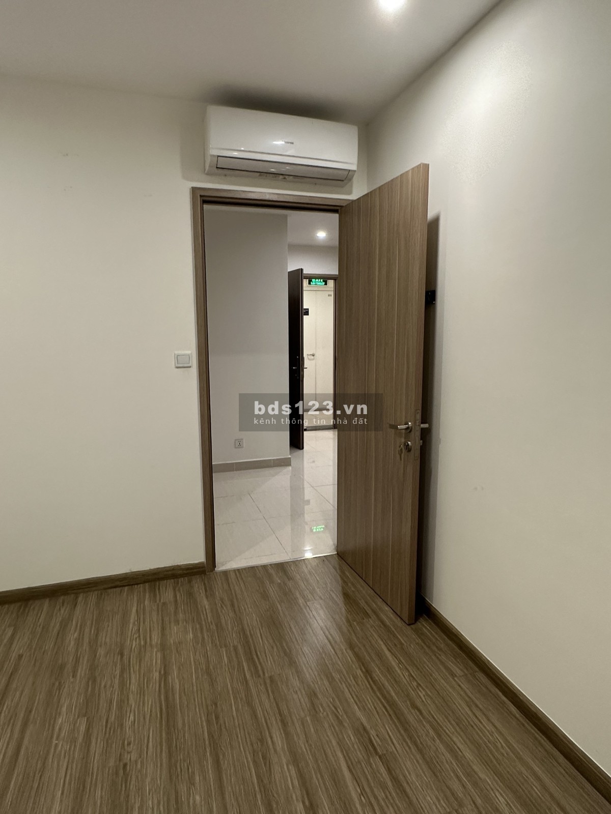 Chính chủ cần bán căn hộ 1pn + Nội thất như hình Giá 1,960 tỷ Vinhome Smart City Nam Từ Liêm