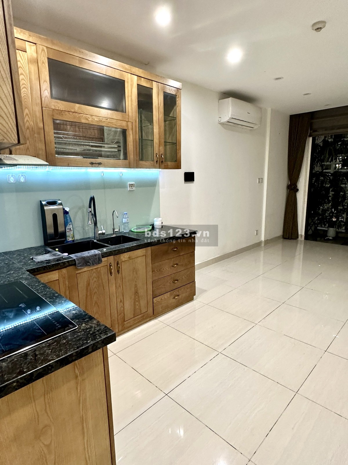 Chính chủ cần bán căn hộ 1pn + Nội thất như hình Giá 1,960 tỷ Vinhome Smart City Nam Từ Liêm