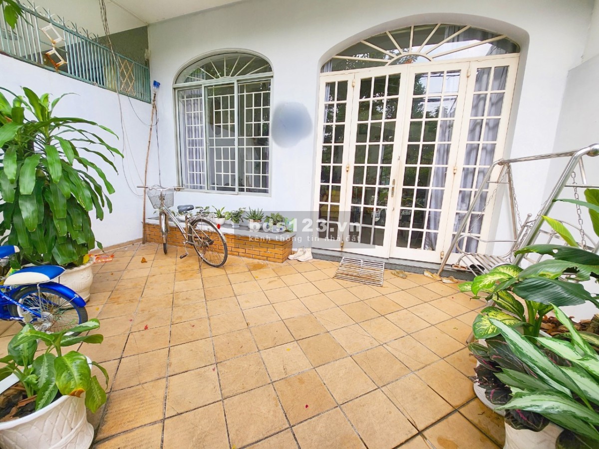 [Gấp] Chính chủ bán nhà 2 lầu 129m2 tại KDC Bình Trị Đông B Q.Bình Tân gần chợ trường học chỉ 3 - 5p