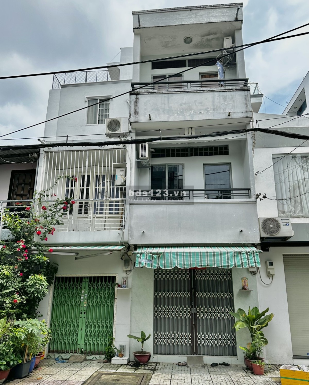 Bán bnhà, Huỳnh Thiện Lộc, Tân Phú, 3 tầng, nhỉnh 2 tỷ.