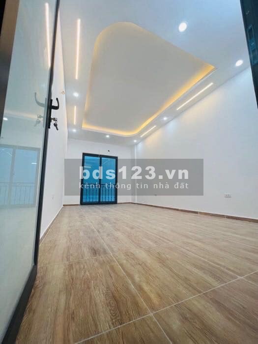 Chính chủ bán nhà Trần Đại nghĩa, ô tô vào được, 49m2 kinh doanh tốt, 7,6 tỷ.