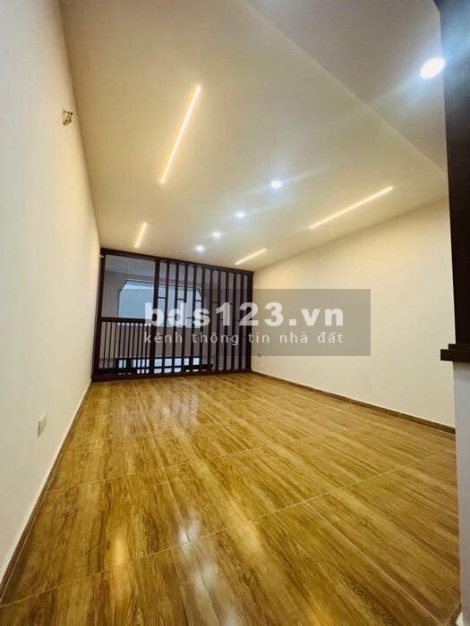 Chính chủ bán nhà Trần Đại nghĩa, ô tô vào được, 49m2 kinh doanh tốt, 7,6 tỷ.