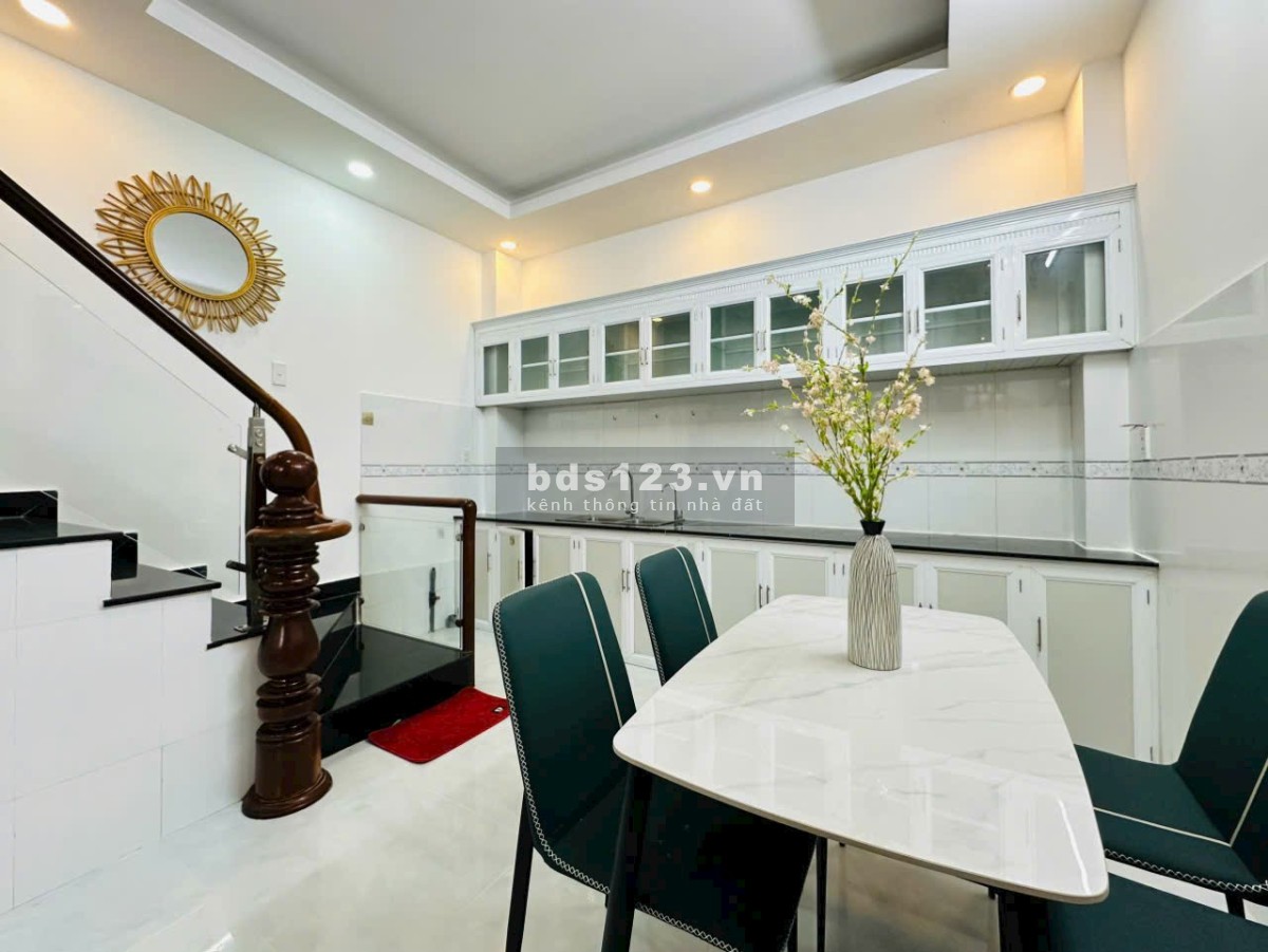 Bán nhà phố 4.07 x 10 m 1 trệt 1 lầu đường Nguyễn Thái Sơn Gò Vấp.