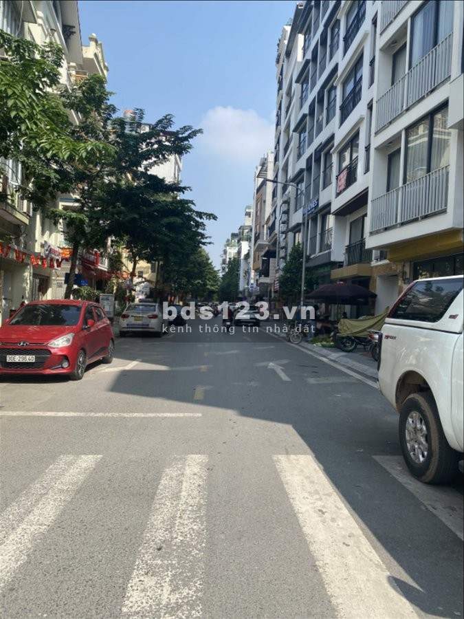 Mặt phố VÕNG THỊ, Trích Sài, Tây Hồ. Dt 50m, 7T, Mt 5m, 24 Tỷ. KDoanh đa dạng, Ở sướng, Hiếm