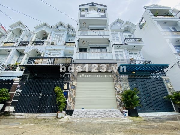 Bán nhà 3 lầu đường xe hơi 8m thị trấn Nhà Bè