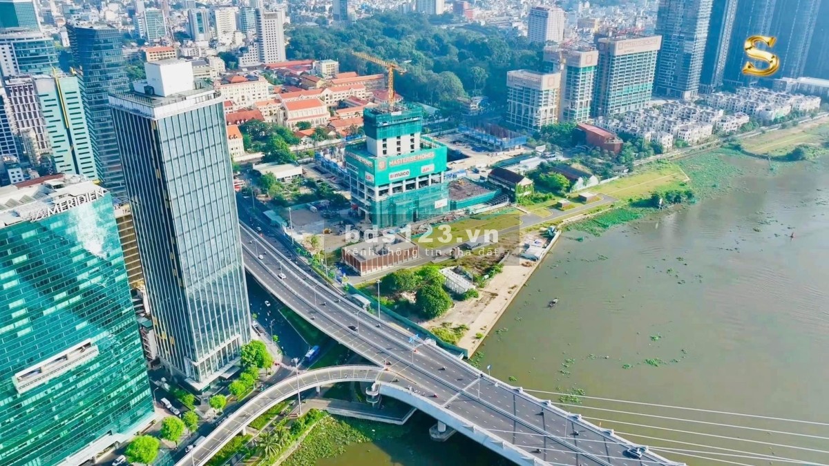 Bán căn hộ 1PN - 51m2 Vinhomes Golden River Ba Son, Quận 1, HĐT 20tr/th chỉ với 2.5 tỷ Full nội thất