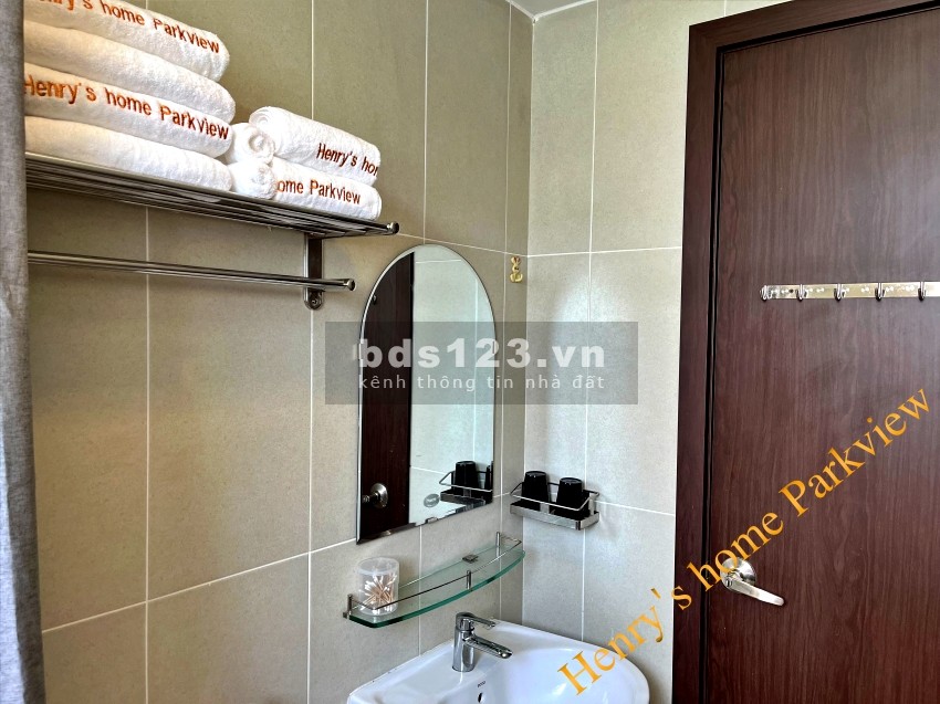 Cho thuê hộ khách sạn E705 Ruby sang, đẹp, không muỗi, bếp phòng riêng, cửa sổ rộng, gió mát lộng.
