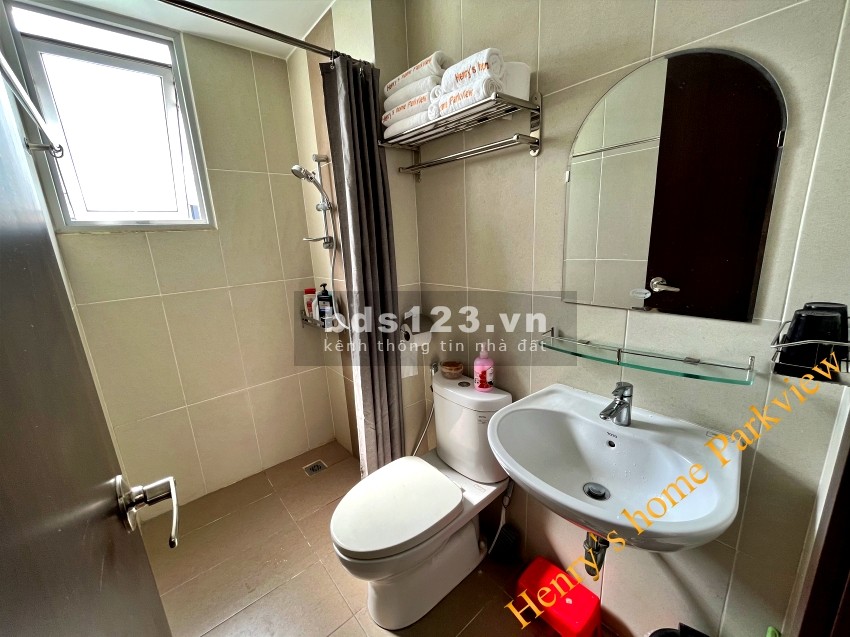 Cho thuê hộ khách sạn E705 Ruby sang, đẹp, không muỗi, bếp phòng riêng, cửa sổ rộng, gió mát lộng.