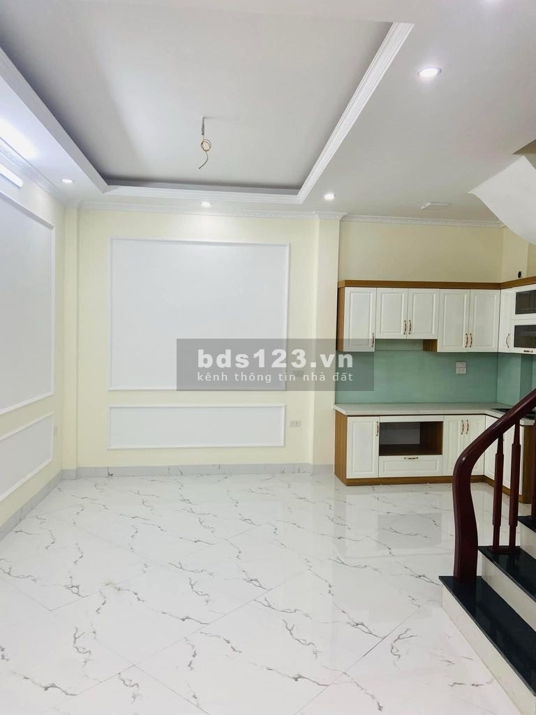 Nhà mới, ngõ thông thoáng trước sau, Minh Khai, Hai Bà Trưng, diện tích 56m2, giá 4.8 tỷ.