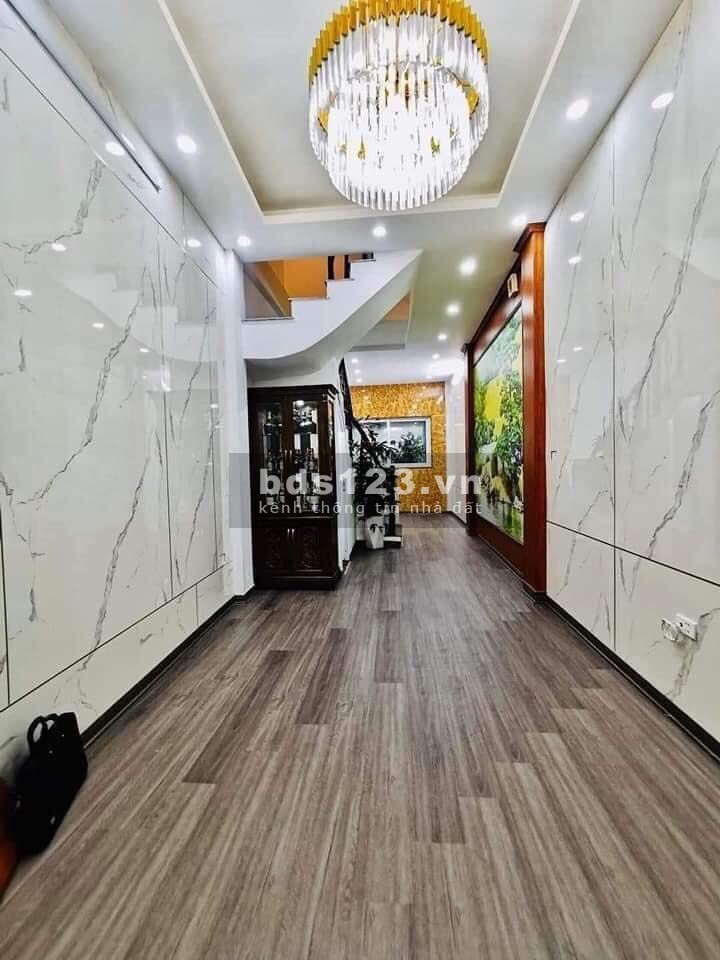 Cần bán gấp nhà khu Đội Cấn, Ba Đình, cách phố lớn vài bước chân
